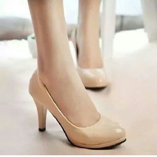 heels polos